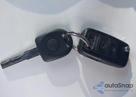 2008 Volkswagen Gti 2-Door z USA, uszkodzony, nr VIN WVWFV71K68W156511